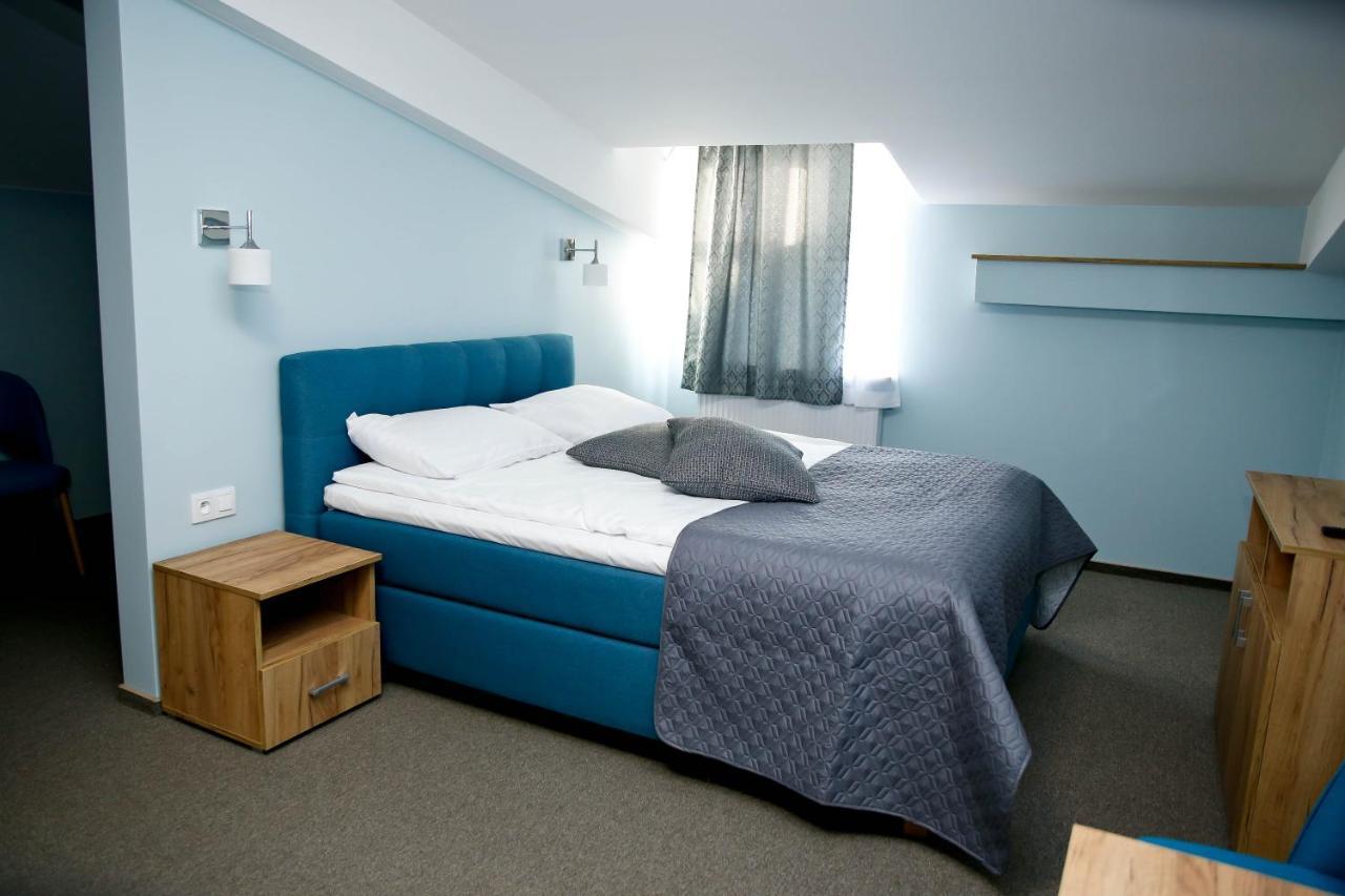 Pod Wiatrakiem Hotel Warta Buitenkant foto